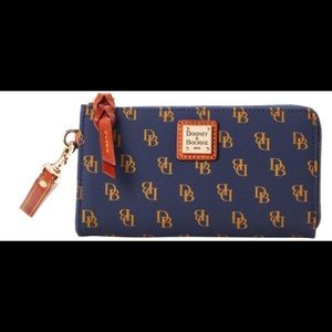 Dooney &Bourke GRETTA ZIP WRISTLET